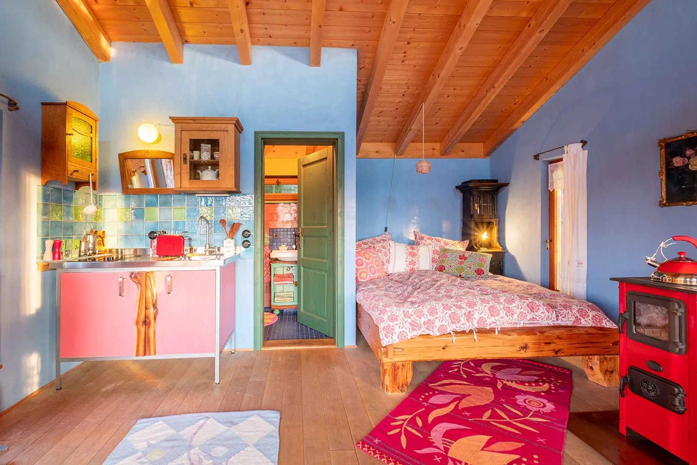 Stelzenhaus in Blau-Rot – Bild 9